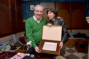 El programa  especial tuvo como colofón la entrega de una placa de recuerdo a Miguel Ángel  Toledano